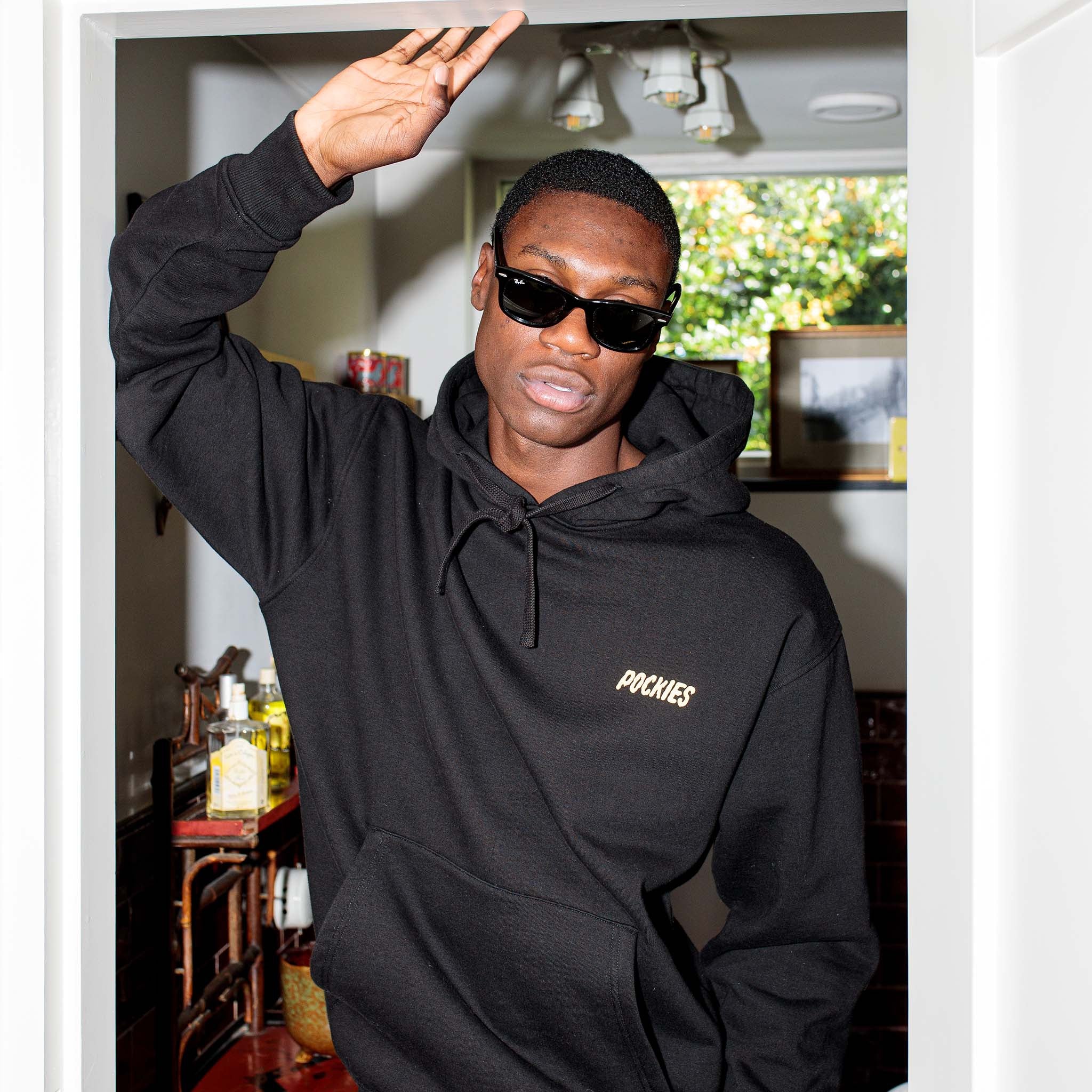 Kenson: 185CM/6'1 wearing size L.